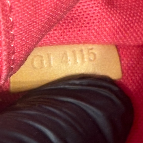 Limited Edition Louis Vuitton Damier Azur Calvi - Picture 13 of 16